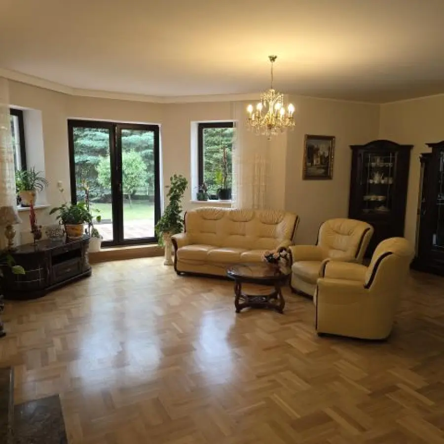 mazowieckie, wołomiński, Kobyłka, centrum, Dom w centrum Kobyłki